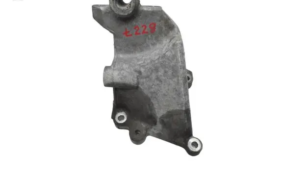 Mercedes-Benz E AMG W213 Engine mounting bracket A2762231004