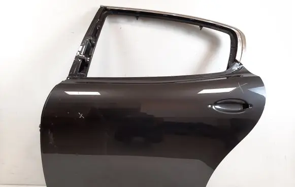 Maserati Quattroporte Rear door
