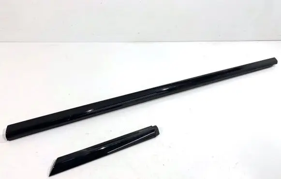 BMW 2 F44 Front door windshield rail 7483131