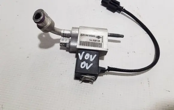 Mercedes-Benz E W212 Air conditioning (A/C) expansion valve 2128309300GGG 8301163252 A2128309300