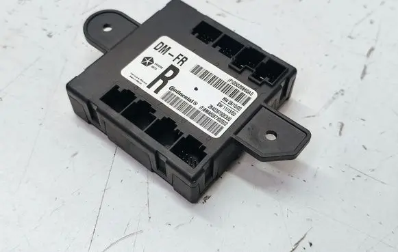 Chrysler Town & Country V Door control unit/module 05026860AE