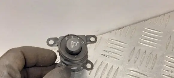 Honda Civic Headlight level height control switch M30424