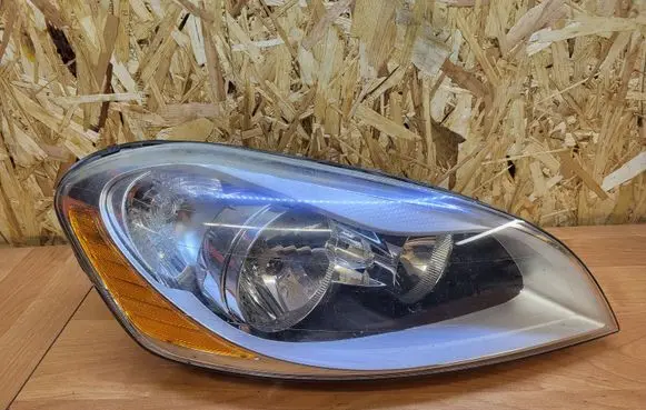 Volvo XC60 Headlight/headlamp 30763146 89902803 Y413HALIGD