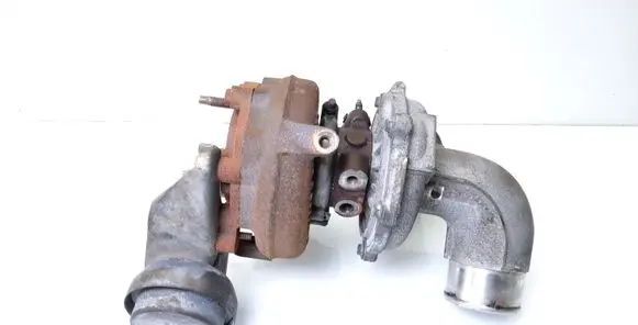 Toyota Avensis T250 Turbo 172010R070 1110030035