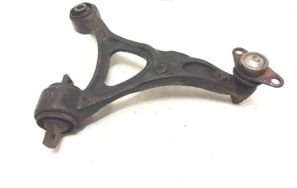 Volvo XC90 Front lower control arm/wishbone 8646613