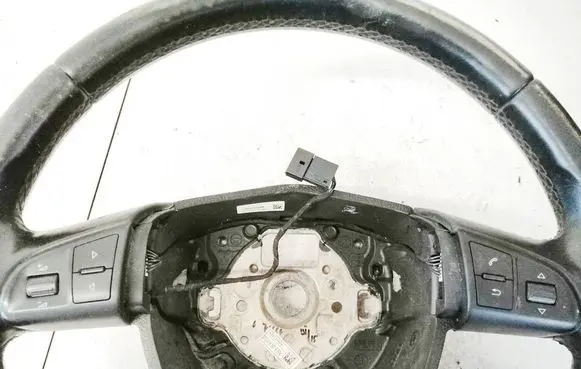 Steering wheel buttons/switches