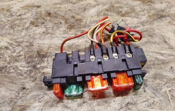 Mercedes-Benz S W140 Fuse module 1405450101