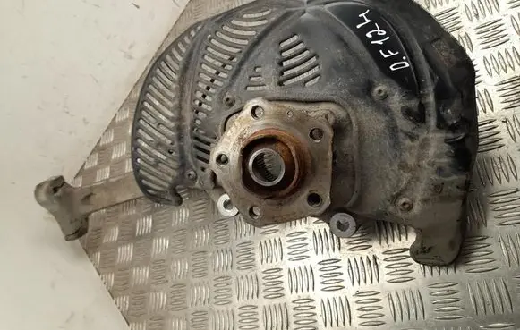 Volkswagen Touareg III Front wheel hub 4M0407560