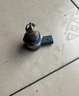 Fuel pressure sensor