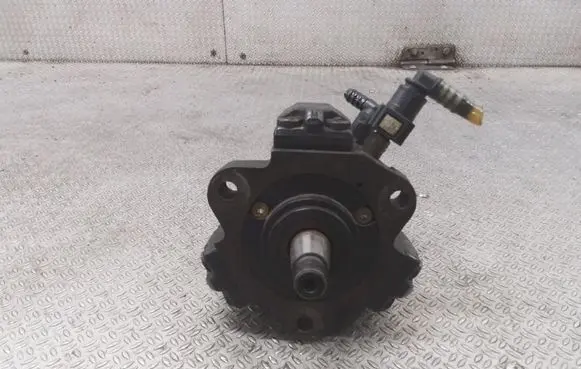Renault Scenic I Fuel injection high pressure pump 0445010018 7700111010