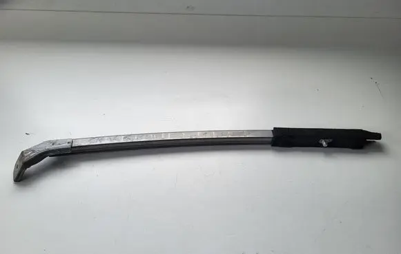 Honda CR-V Rear door windshield rail 
