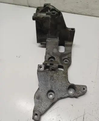 Volkswagen Tiguan Generator/alternator bracket 04L903143DE