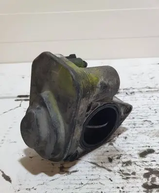 Volkswagen Touran I Throttle valve 038128063G