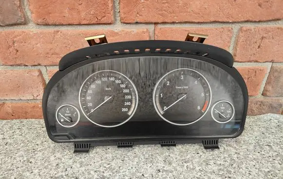 BMW 5 F10 F11 Speedometer (instrument cluster) 9364607