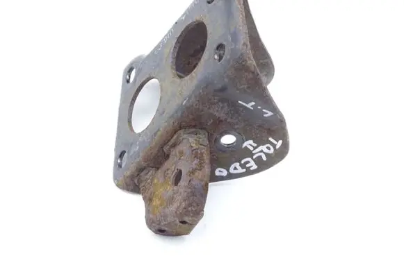 Seat Toledo II (1M) Rear axle beam mounts housing 