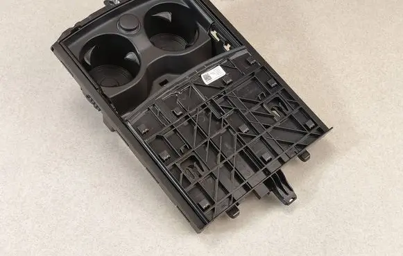 BMW 5 G30 G31 G38 Cup holder front 6801508 9330629