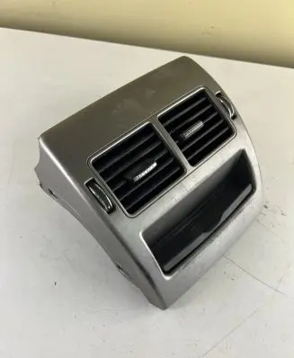 Jaguar XF X250 Rear air vent grill E129635001