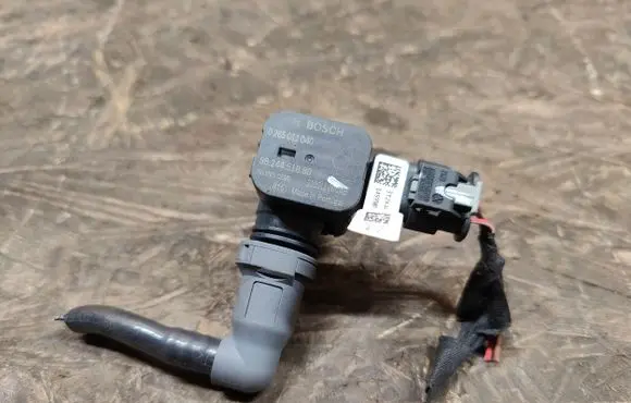 Opel Mokka B Fuel pressure sensor 9824451880