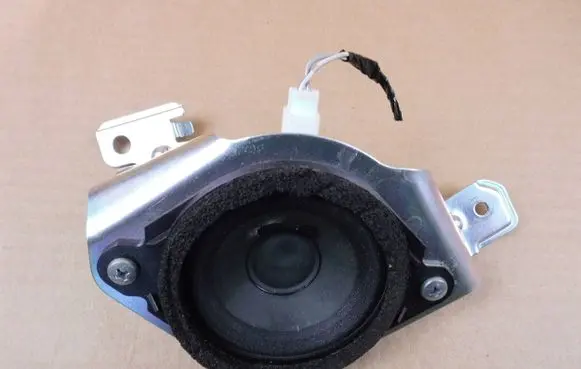 Mazda CX-7 Panel speaker EG246696Y