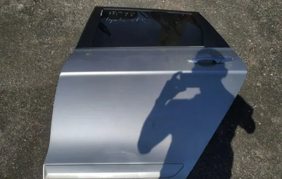 Honda FR-V Rear door pilkos