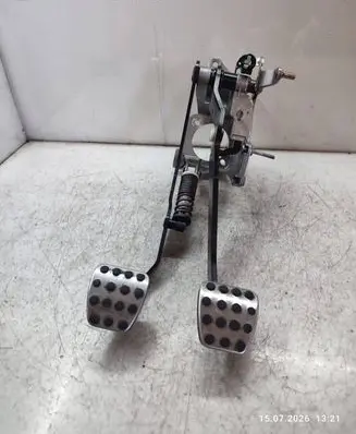Mercedes-Benz C W204 Pedal assembly A2042909801