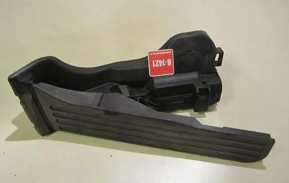 Skoda Octavia Mk2 (1Z) Accelerator throttle pedal 1K1721503P