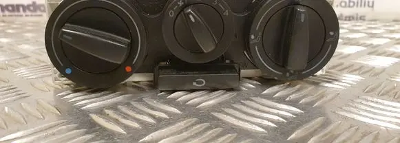 Volkswagen Golf IV Climate control unit