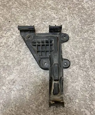 Audi 80 90 S2 B4 Front bumper mounting bracket 8A0807284