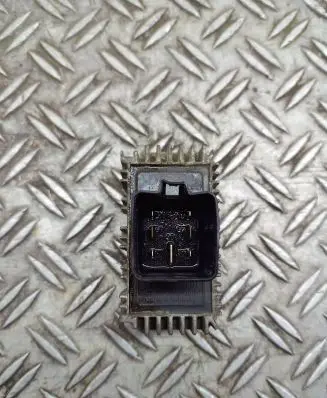 Opel Zafira A Glow plug pre-heat relay 09132691 51299008