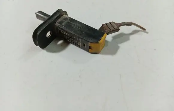 Audi 80 90 B3 Front door sensor coupe 893947561B