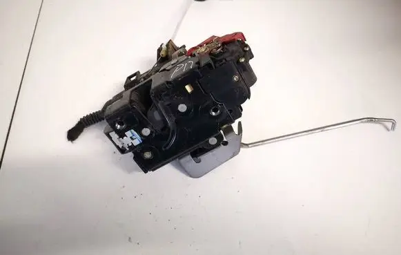 Audi A4 S4 B6 8E 8H Front door lock 8e1837016c