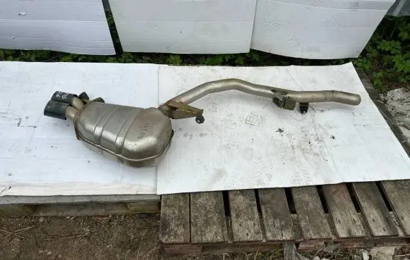 BMW 5 F10 F11 Muffler/silencer 8575825