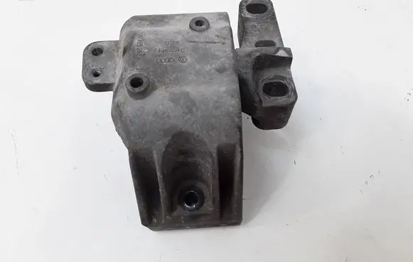 Skoda Octavia Mk1 (1U) Engine mount bracket 1J0199262