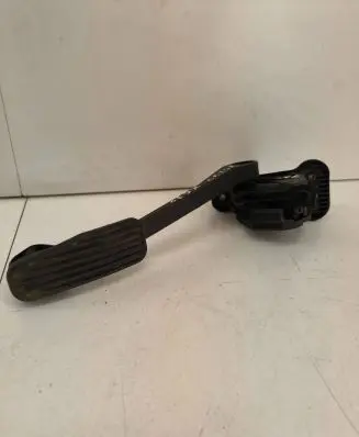 Volvo XC70 Accelerator throttle pedal 9496822 00776922 B133