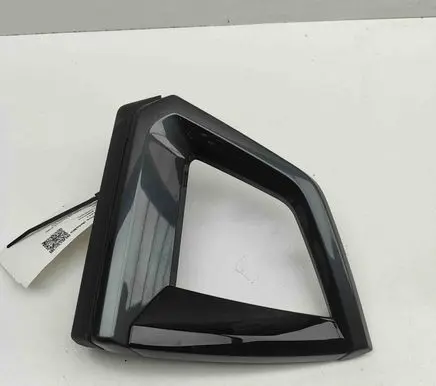 Dashboard glove box trim
