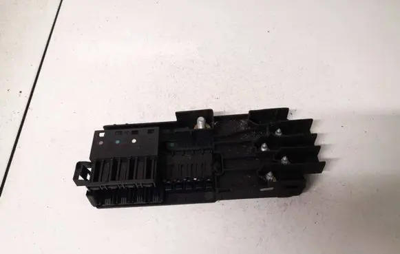 Mercedes-Benz E W211 Fuse box set 2115452301