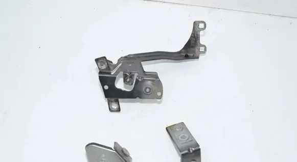 BMW 7 G11 G12 Fender mounting bracket 7413402 7413406 7413426