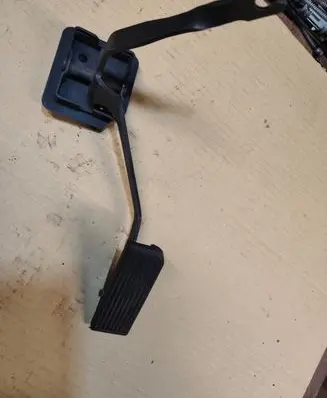 Chrysler Sebring (ST-22 - JR) Accelerator throttle pedal 04891160AB