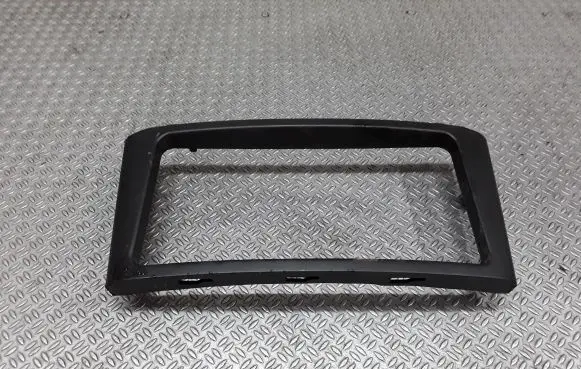 Toyota Avensis T250 Radio/GPS head unit trim 