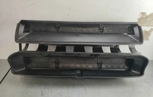 Land Rover Defender Intercooler air guide/duct channel 523123567