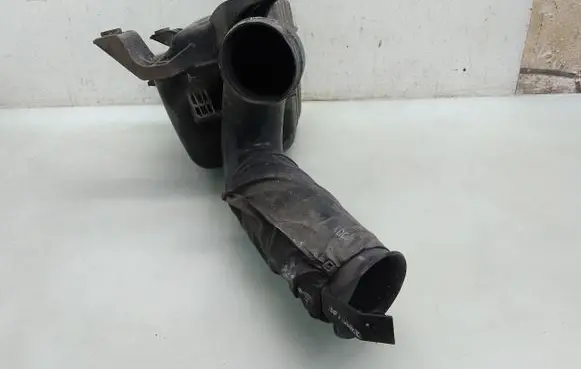 Vacuum air tank
