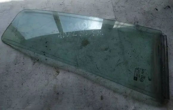 Opel Zafira B Rear vent window glass as2