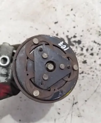 Peugeot 107 Air conditioning (A/C) compressor (pump) z0015229a 883100h010