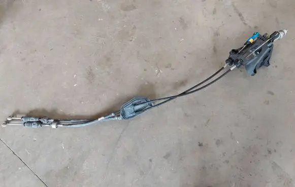 Toyota Auris 150 Gear shifter/selector 112102102