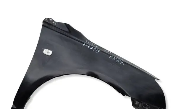 Toyota Avensis T250 Fender 55F4