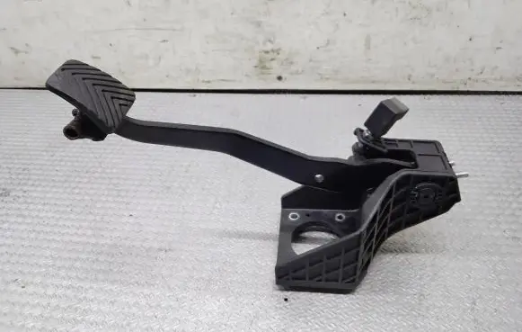 Hyundai i30 Brake pedal