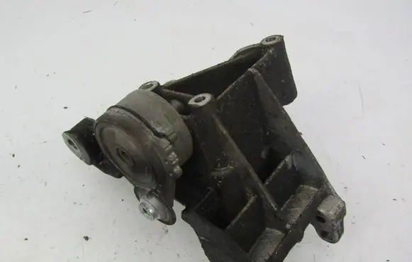 Citroen Xsara Picasso Generator/alternator bracket 