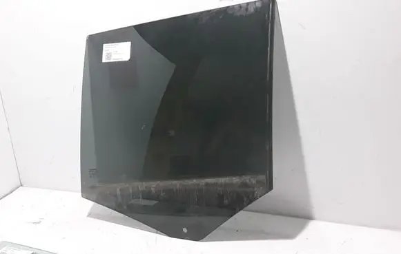 Volvo XC90 Rear door window glass 31371001