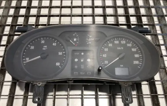 Speedometer (instrument cluster)