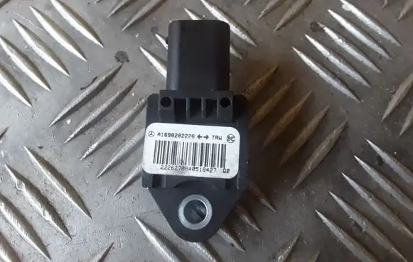 Mercedes-Benz A W169 Airbag deployment crash/impact sensor A1698202226